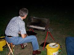 …Hans-Werner DC1HWL beim Grillen