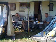 sind die im Urlaub hier?…