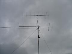 Gestocktes Antennenpaar…